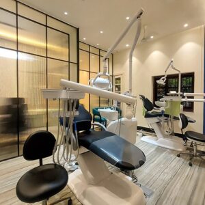 How to Fix Overbite, Underbite, and Gaps: Complete Guide by the Best Orthodontist in Salt Lake, Kolkata Dr. Sofia's Clinic